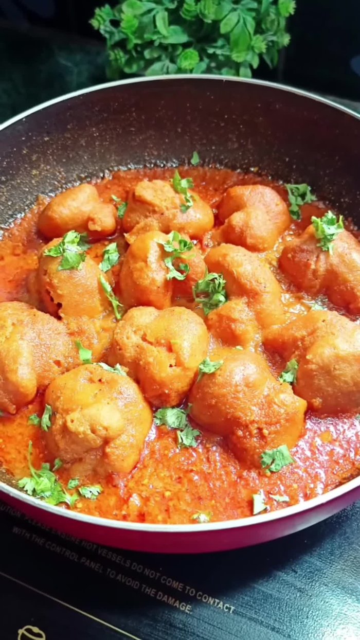 Heat oil in a pan. Add spices and saute until fragrant.