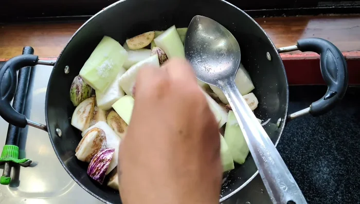 Add salt. Cover and cook for 10 minutes, or until vegetables soften. (333.479)