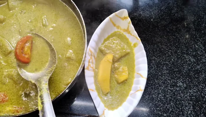 Serve hot with rice, bhakri, or chapati. (609.399)