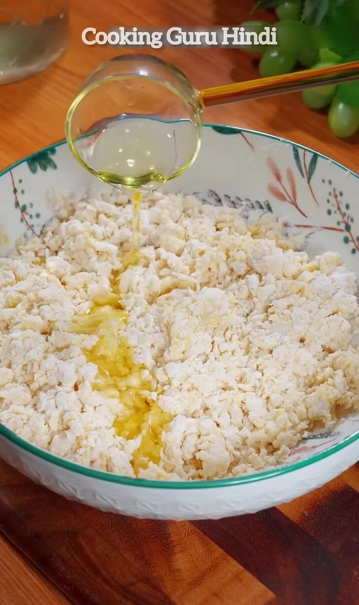 Add 20 grams of cooking oil and knead until it becomes a smooth and soft dough.