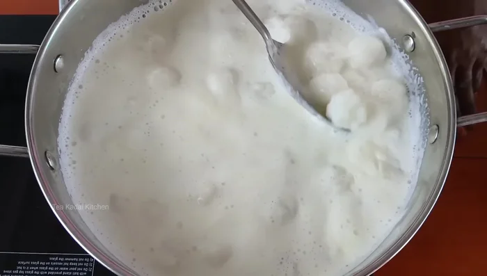 Simmer on medium heat for 10 minutes.