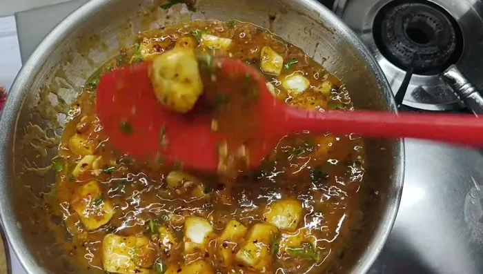 Garnish with coriander leaves.