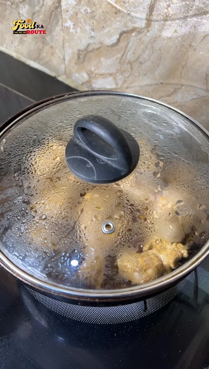 Prepare the gravy by mixing homemade cream, curd, and coriander chutney. Ensure no lumps form.