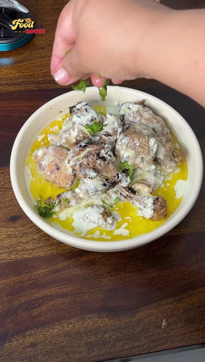 Garnish with coriander leaves and serve hot.