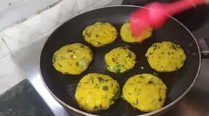 Crispy Poha Tikki: Healthy & Tasty Indian Breakfast Recipe