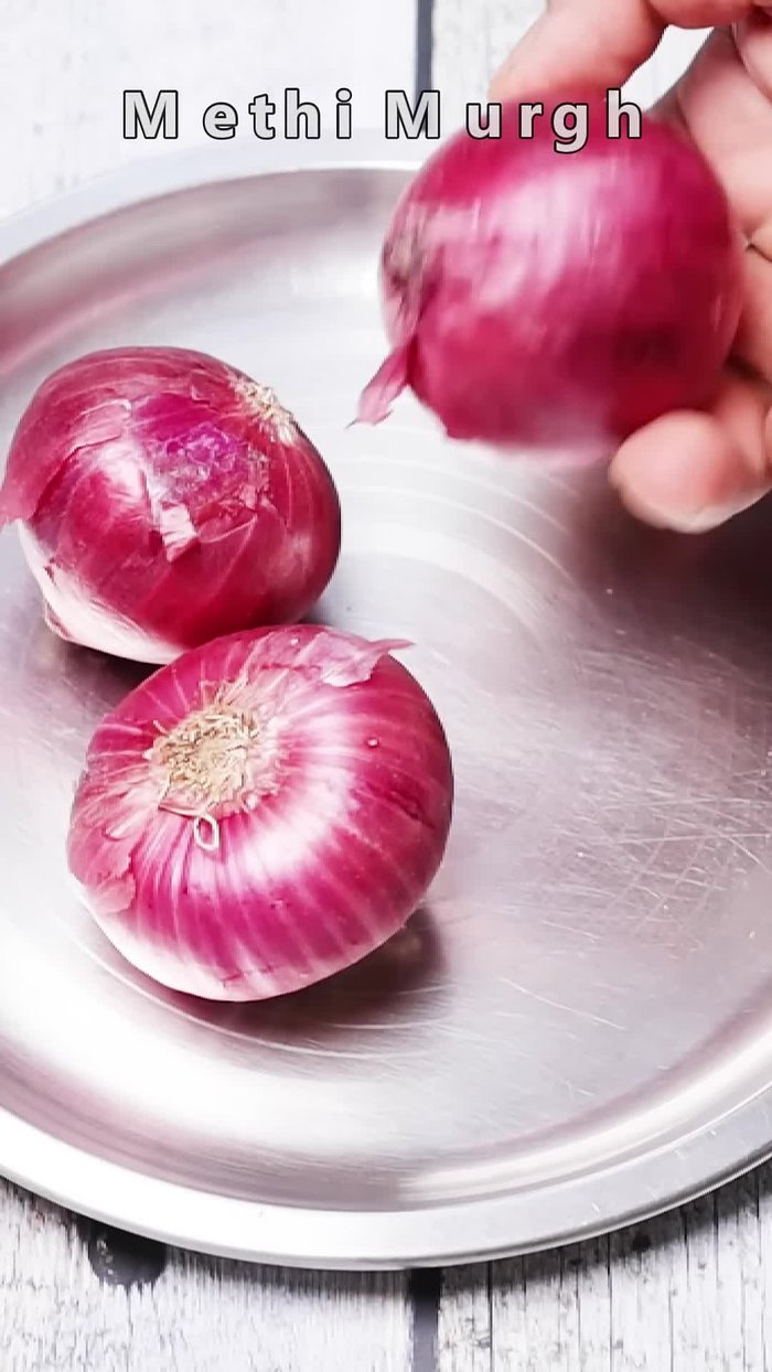 Finely chop the onion.