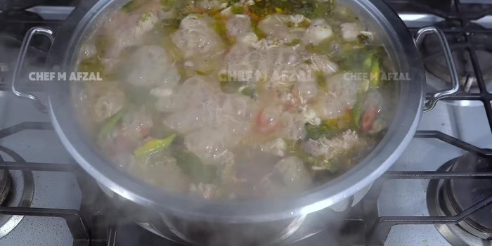 Reduce heat, cover, and simmer for 15-16 minutes.