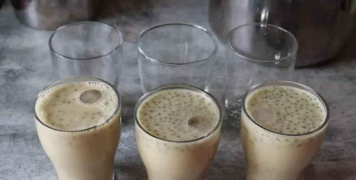Prepare the drink.
