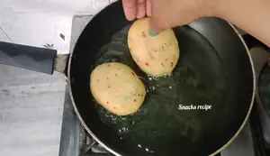 Crispy Puffed Rice Snacks: A Quick & Spicy Indian Breakfast