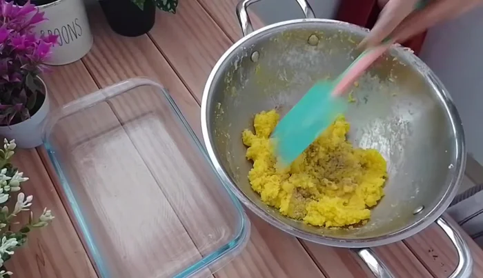 Stir in green cardamom powder.