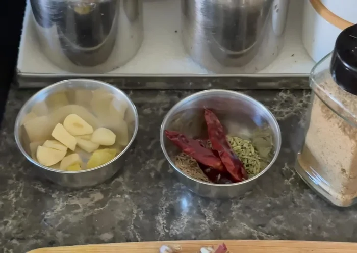 Soak the chana dal for 3-4 hours or overnight.