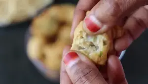 Crispy Wheat Flour Bonda (Godhumai Bonda) Recipe