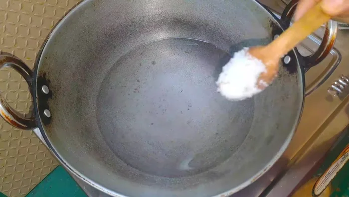 Heat water in a pan. Add salt and ghee (1 tablespoon).