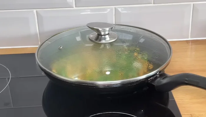 Add coriander or dill leaves, spring onion, and mix.