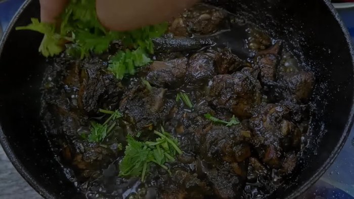 Prepare the chicken by cutting it into bite-sized pieces.