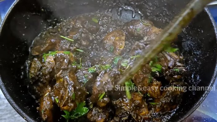 Heat oil in a frying pan over medium heat.