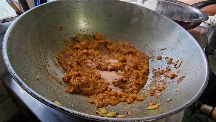 Add salt and turmeric powder. Fry well until fragrant.