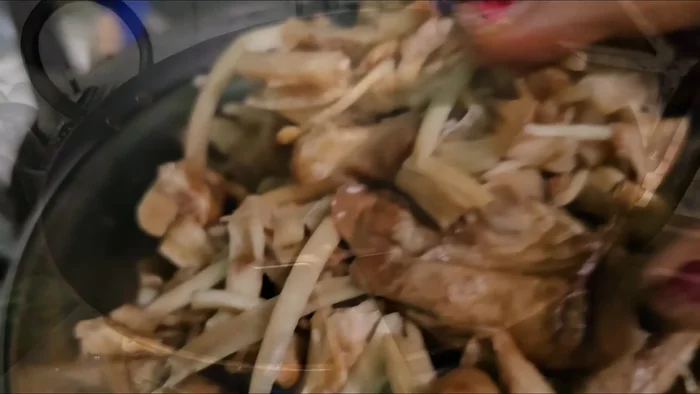 Heat mustard oil in a pan and fry the mushrooms until the water dries out.