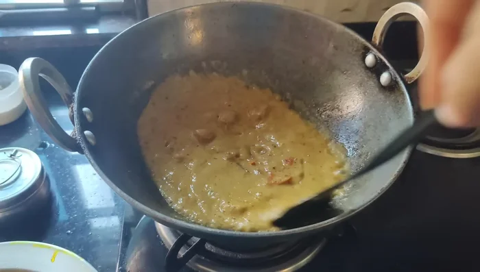 If using less oil, fry the masala until cooked (5-10 minutes).