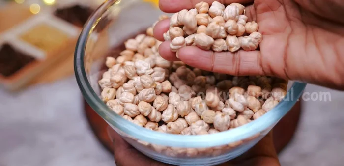 Soak chickpeas for 7-8 hours or overnight.