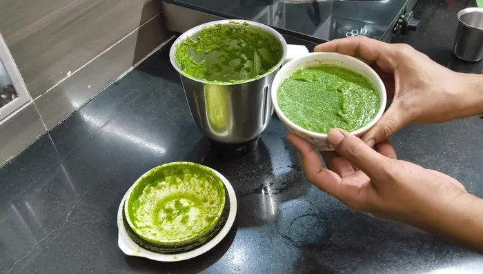 Serve the chutney in a bowl.
