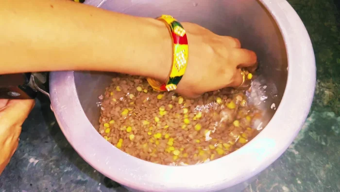 Wash the lentils thoroughly by rubbing them with your hands to remove any polish.