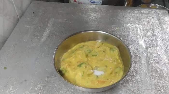 (Optional) For a vegetable version: Add a pinch of baking soda to the vegetable batter. Mix well.