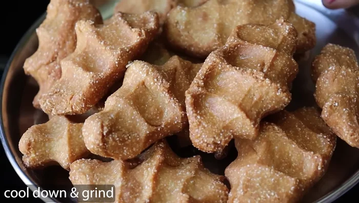 Allow the fried pieces to cool completely.